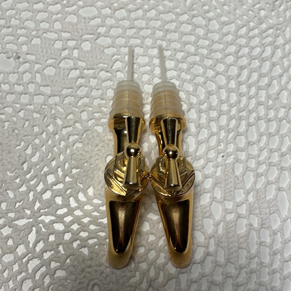 Decorative oil bottle spouts set of 2 - Picture 3 of 4